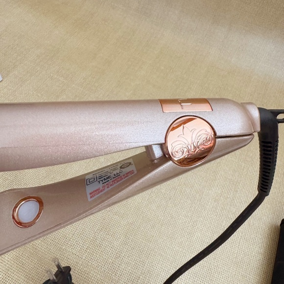 TYME Iron Pro Curling & Flat Iron Duo All-in-One Styling Tool in Rose Gold - Picture 10 of 14